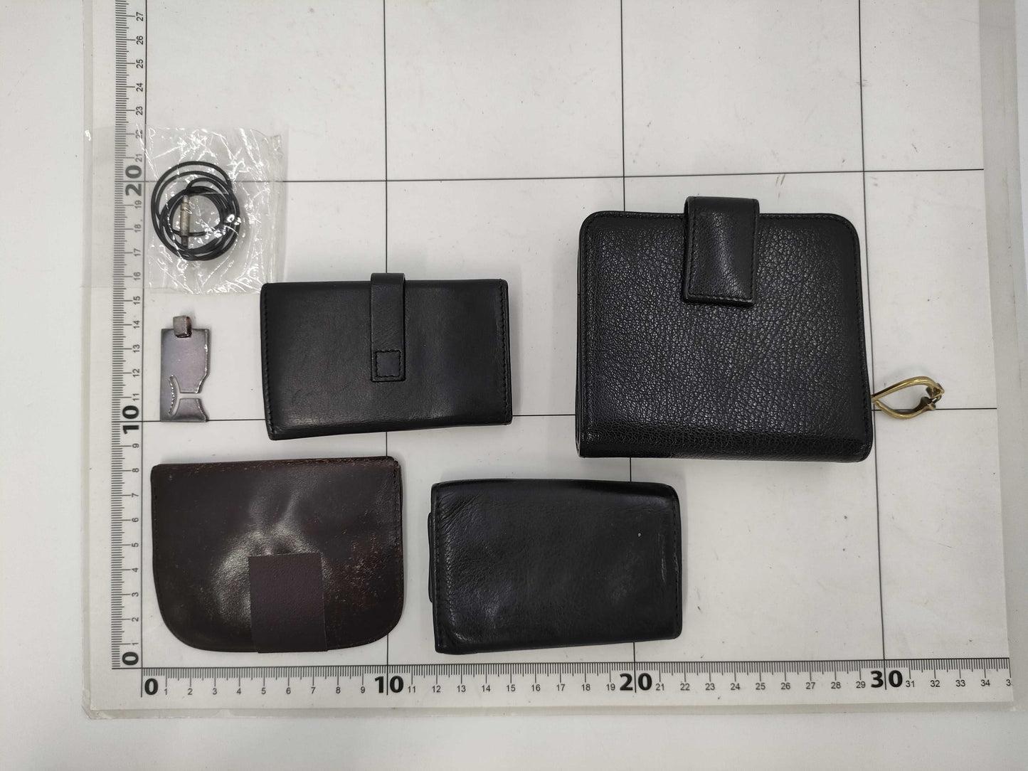 GUCCI Leather Wallet, Key Case, and Other Accessories 5-Piece Set Wallet