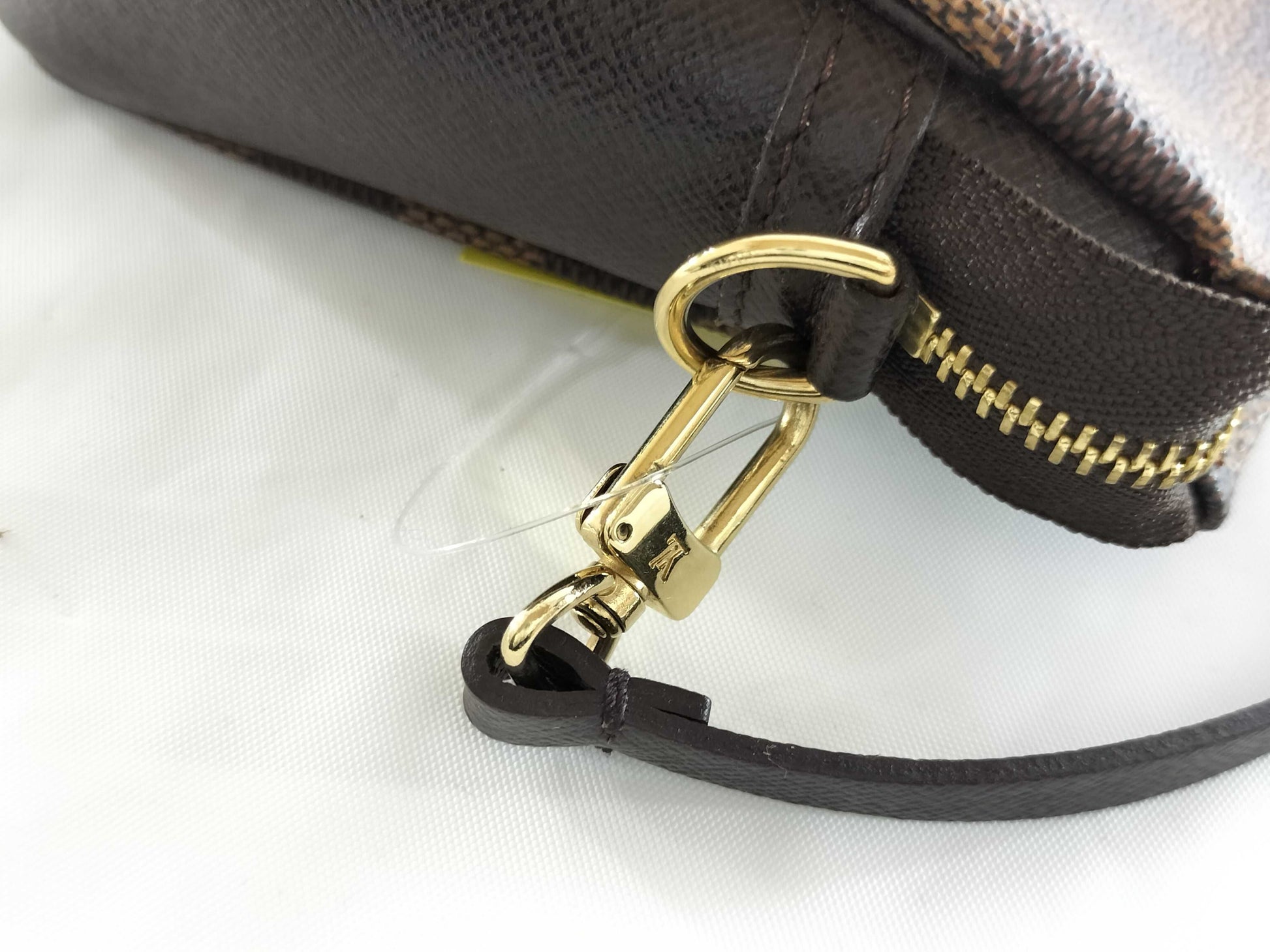 LOUIS VUITTON Damier Truth Makeup Handbag Shoulder Bag