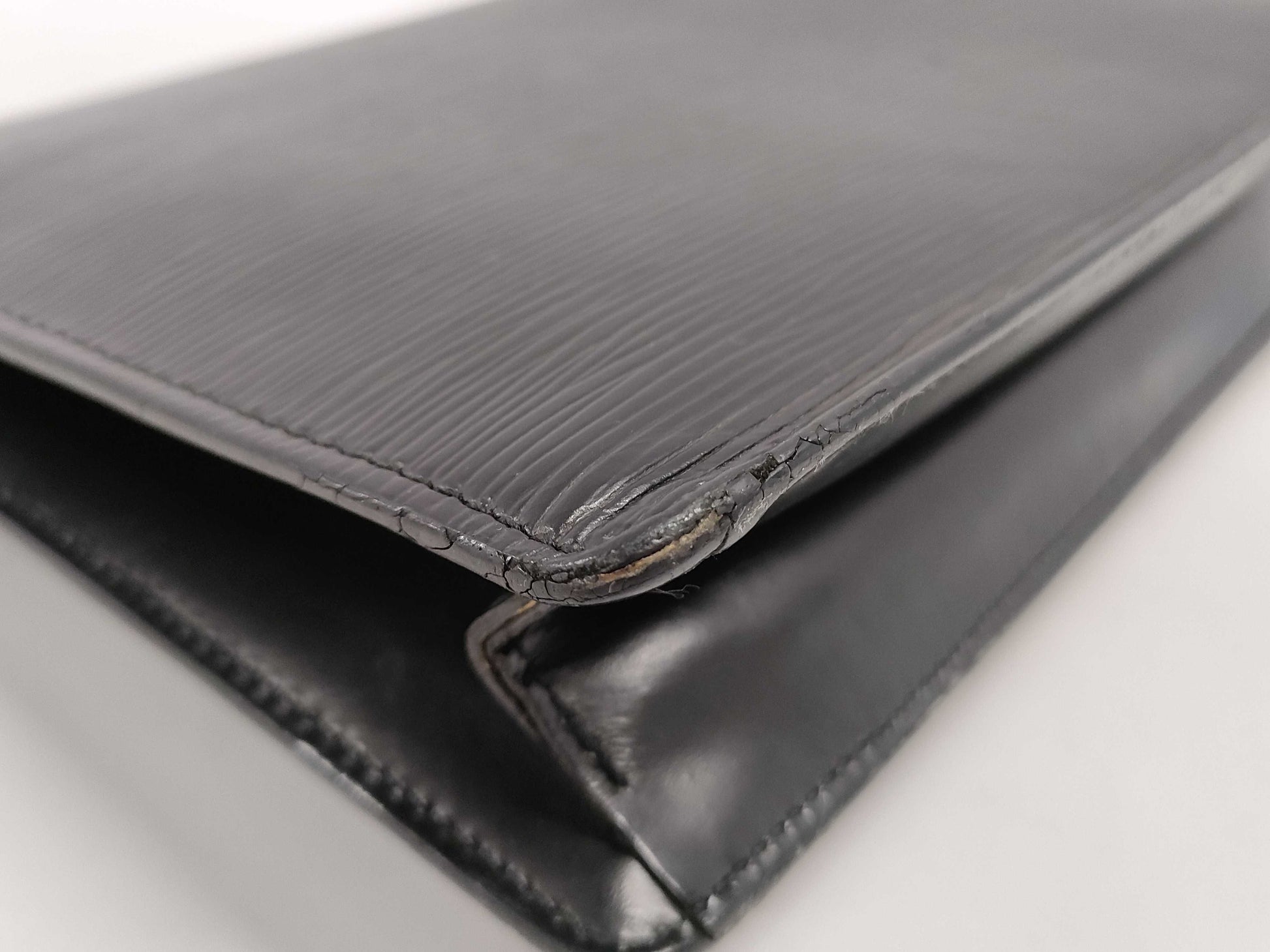 LOUIS VUITTON Epi Serie Dragonne Second Bag