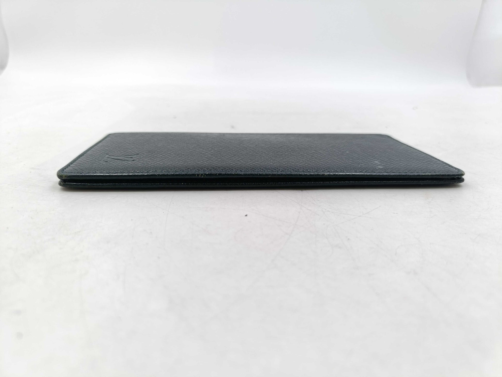 LOUIS VUITTON Taiga M30394 Porte-Valeur Carte Credit Wallet