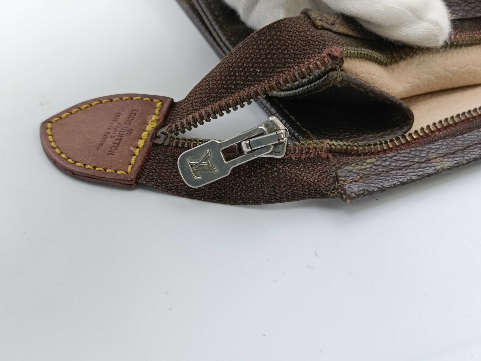 LOUIS VUITTON Monogram Pochette Toilette 26 Other Accessories