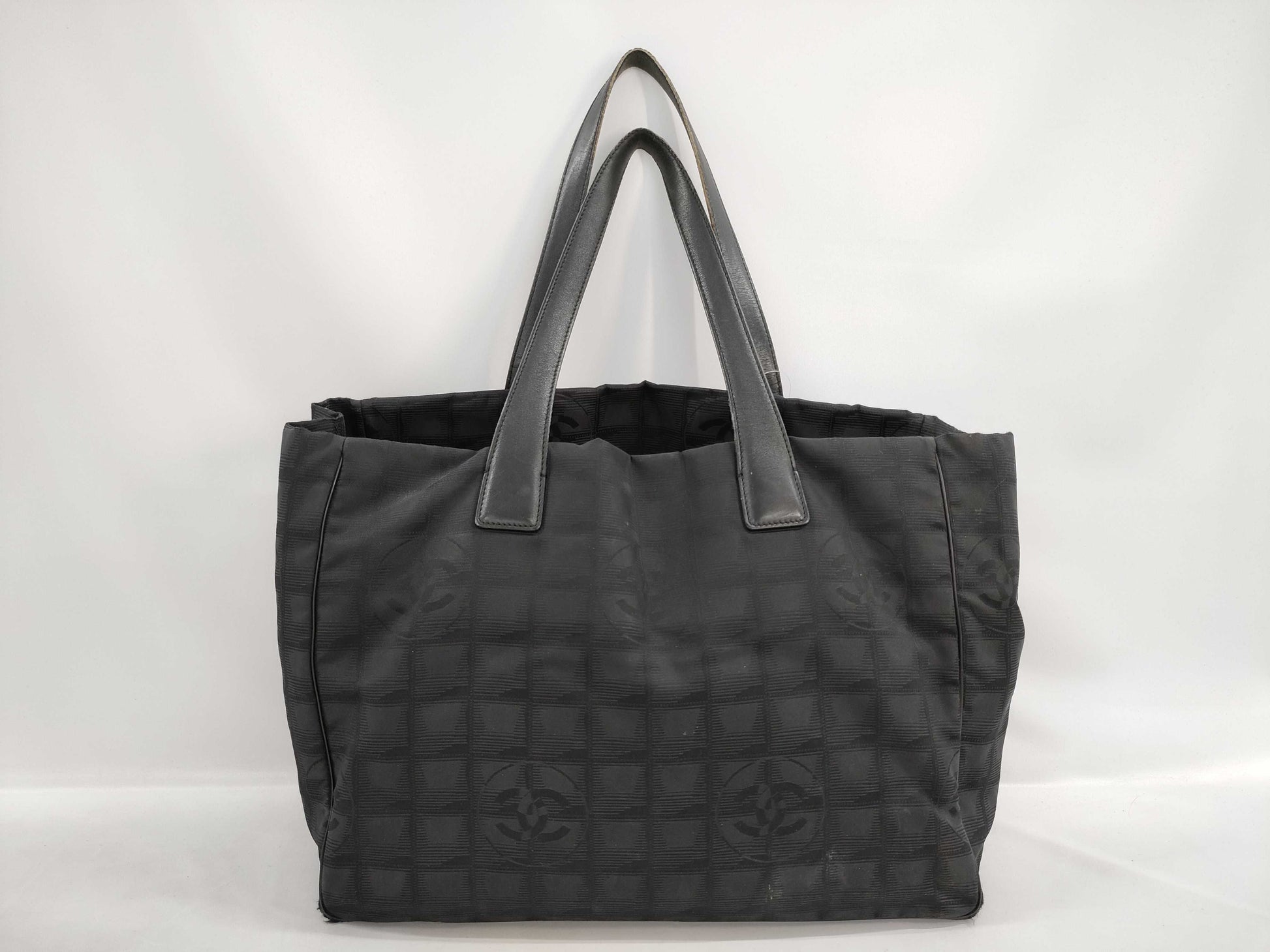 CHANEL Neutra BK 7190129 Tote Bag