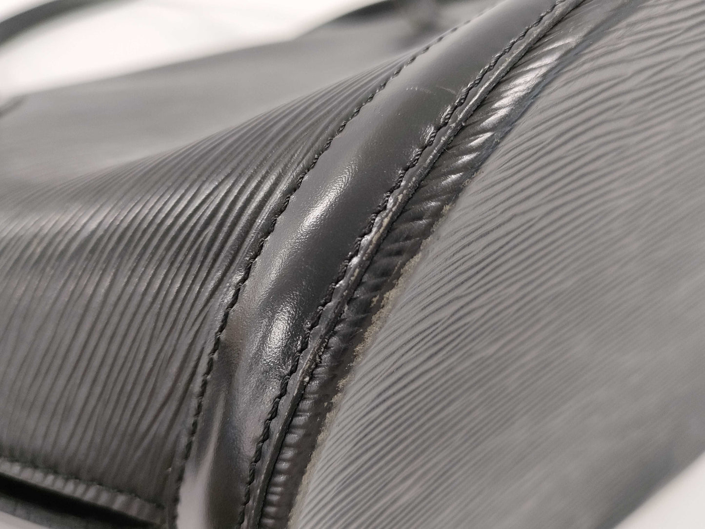 LOUIS VUITTON Epi Saint-Jacques Long Tote Bag