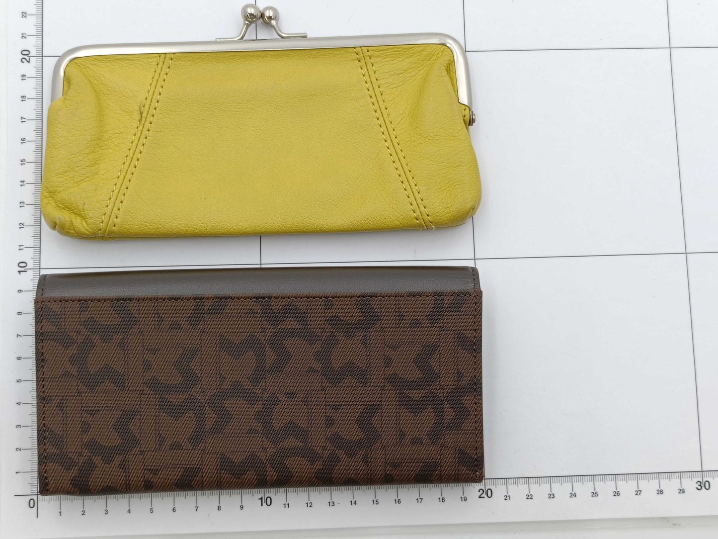 LOUIS VUITTON Taiga Ferragamo wallet set