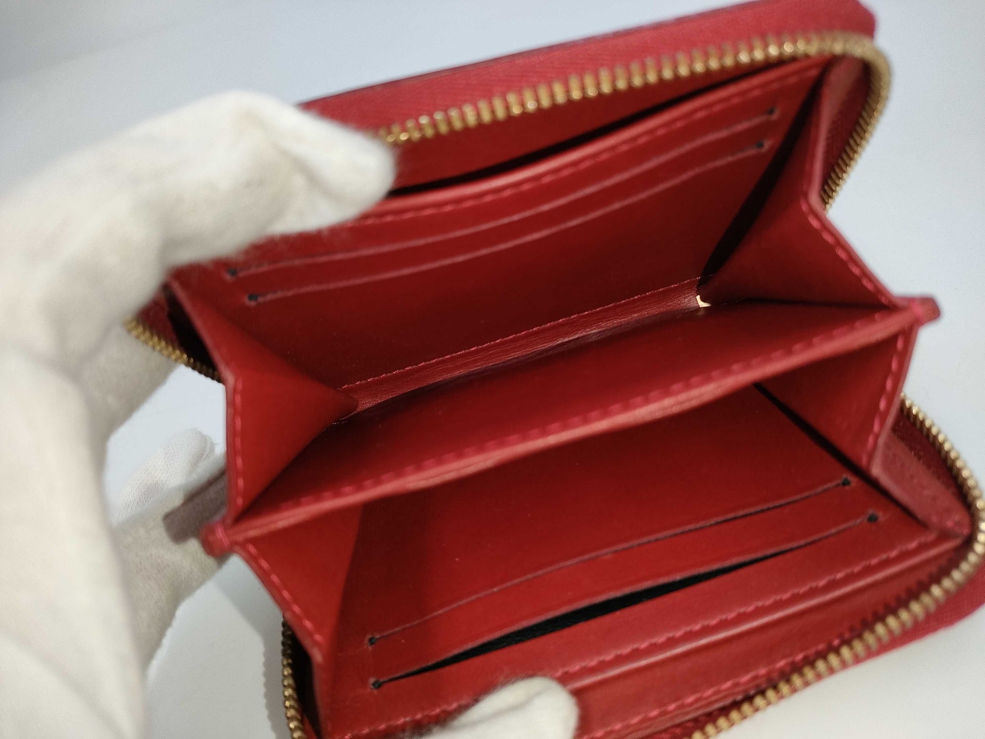 LOUIS VUITTON Vernis Compact Zippy Wallet