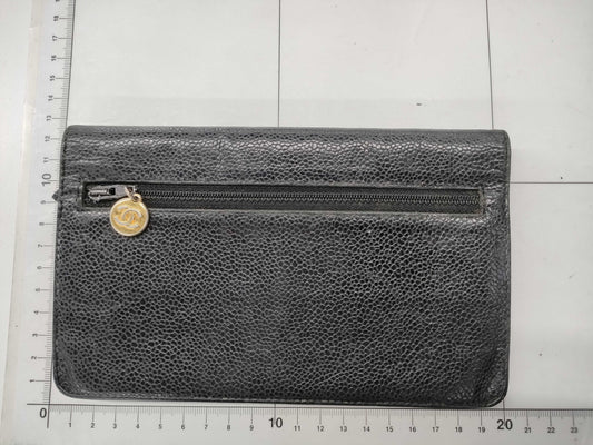 CHANEL Caviar Leather Wallet with Large Coco Mark