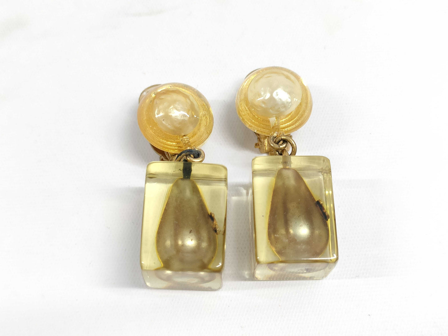 CHANEL 97 P Faux Pearl Cube Earrings