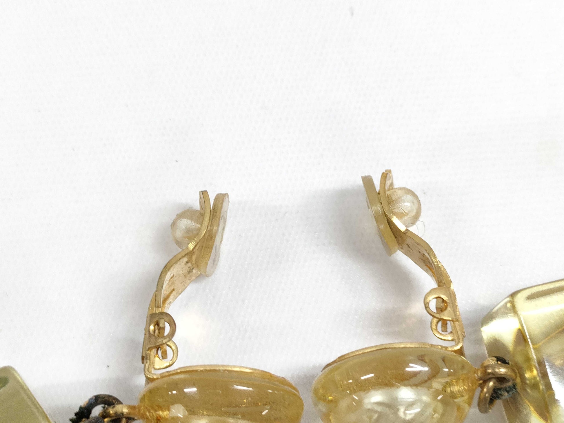 CHANEL 97 P Faux Pearl Cube Earrings