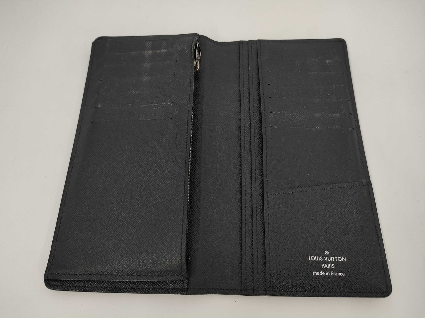 LOUIS VUITTON Taiga Brazza Taiga Wallet