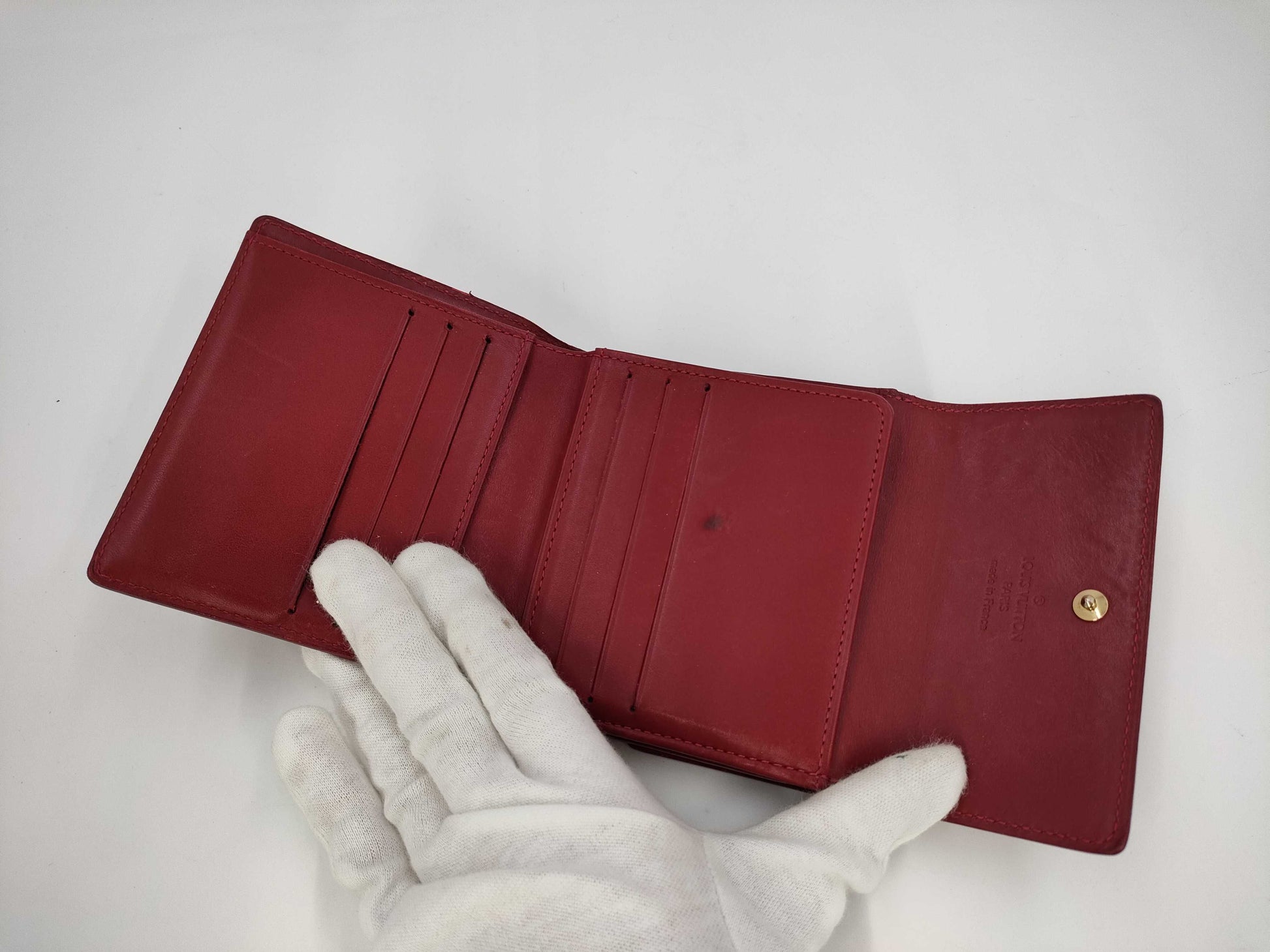 LOUIS VUITTON Vernis Vernis Wallet/Wallet with peeling prevention