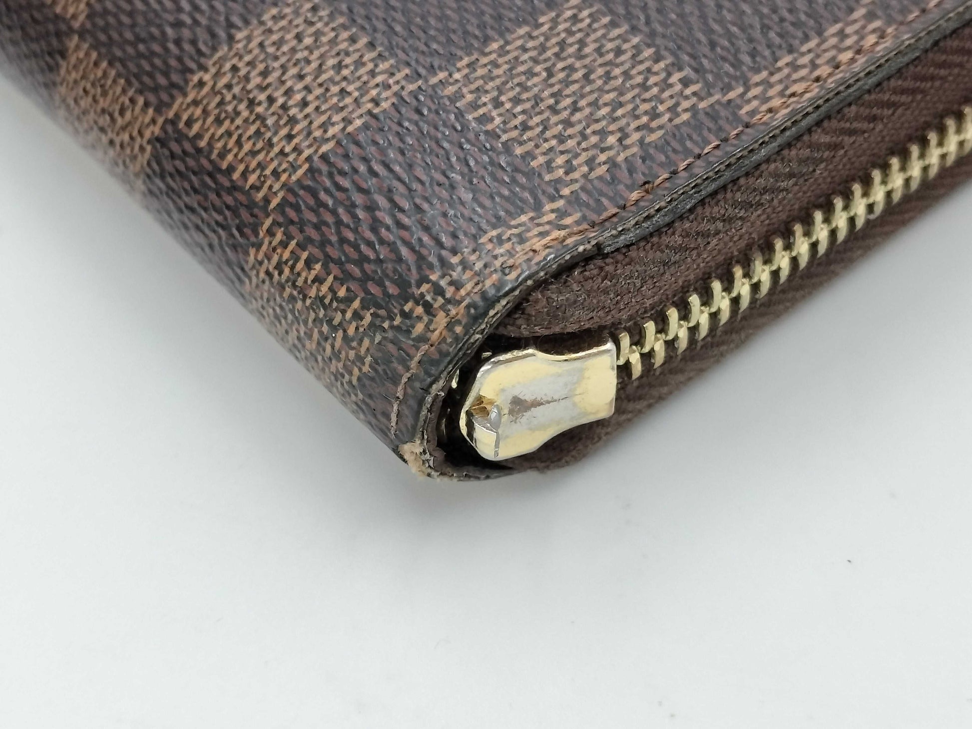 LOUIS VUITTON Damier Zippy Wallet