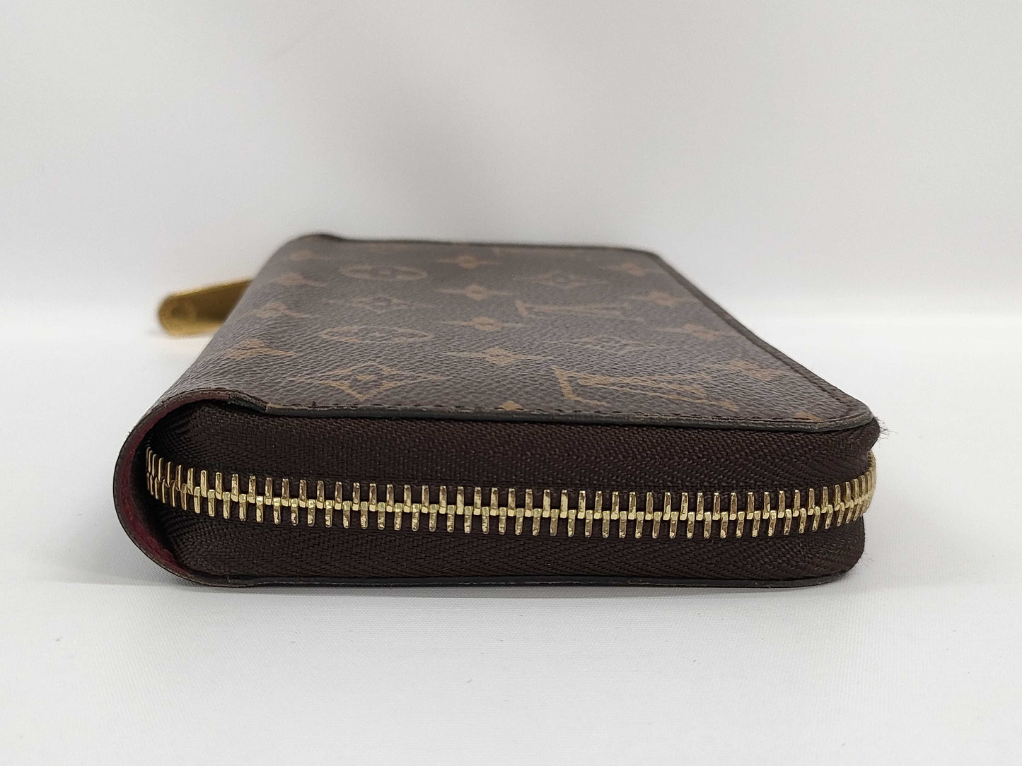 LOUIS VUITTON Monogram Zippy Wallet