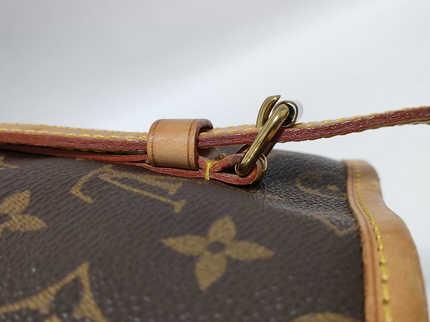 LOUIS VUITTON Monogram Bucket GM Pouch Tote Bag