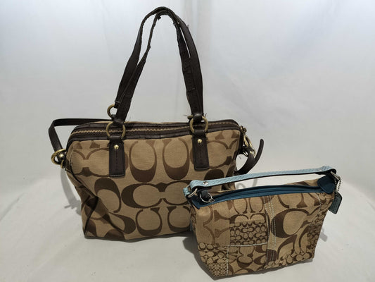 COACH Signature Shoulder/Scarf Set Shoulder Bag