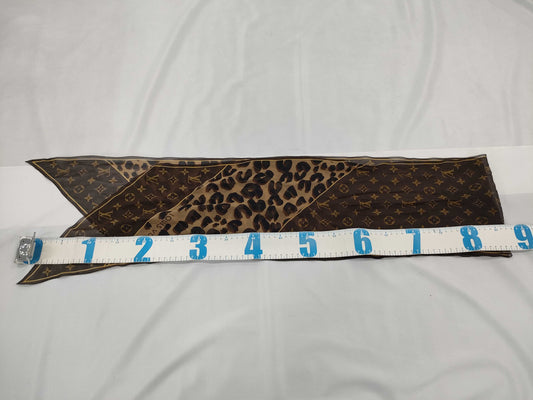LOUIS VUITTON M72123 Leopard Print Scarf