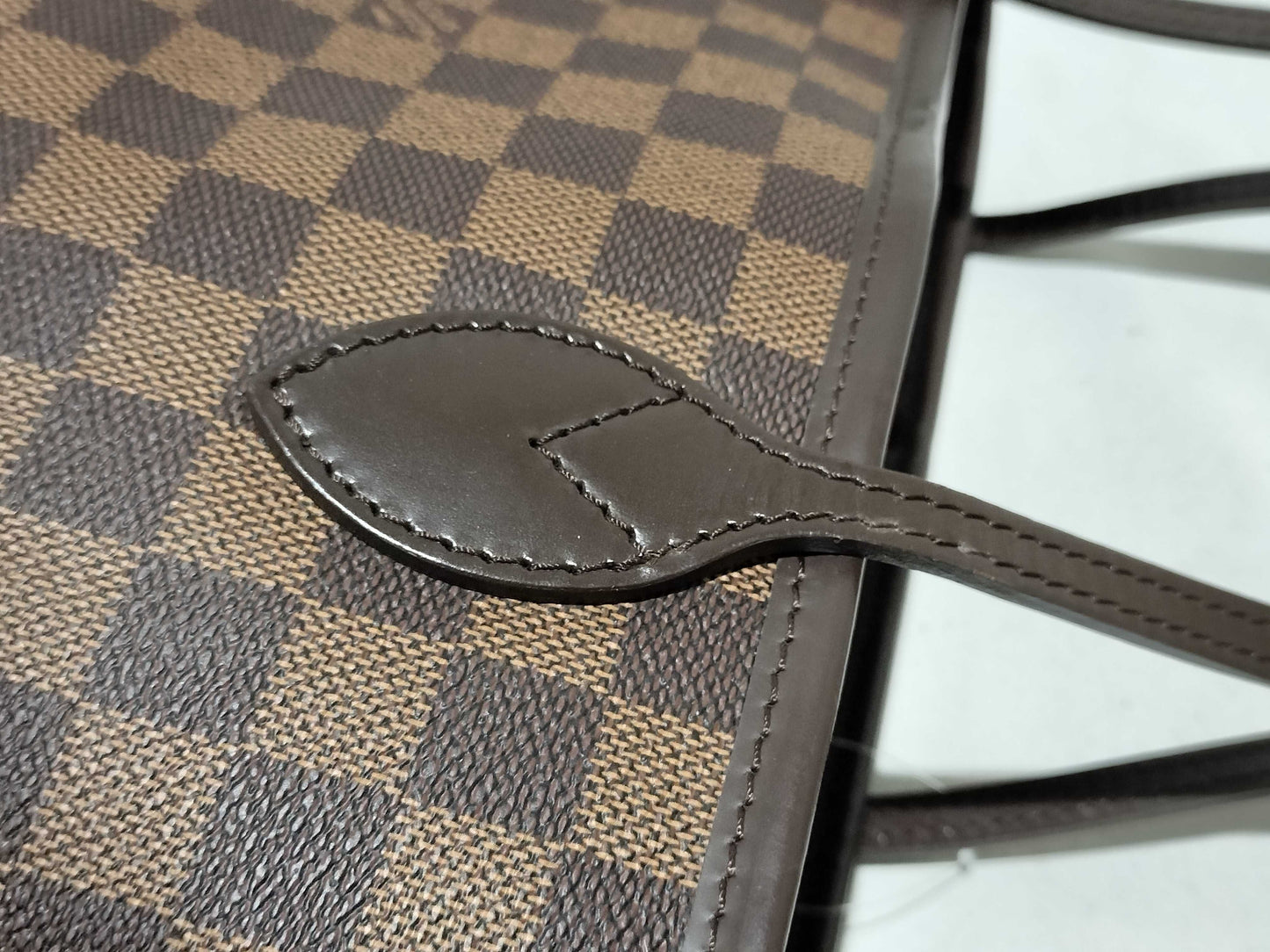 LOUIS VUITTON Damier N51105 Neverfull MM Tote Bag