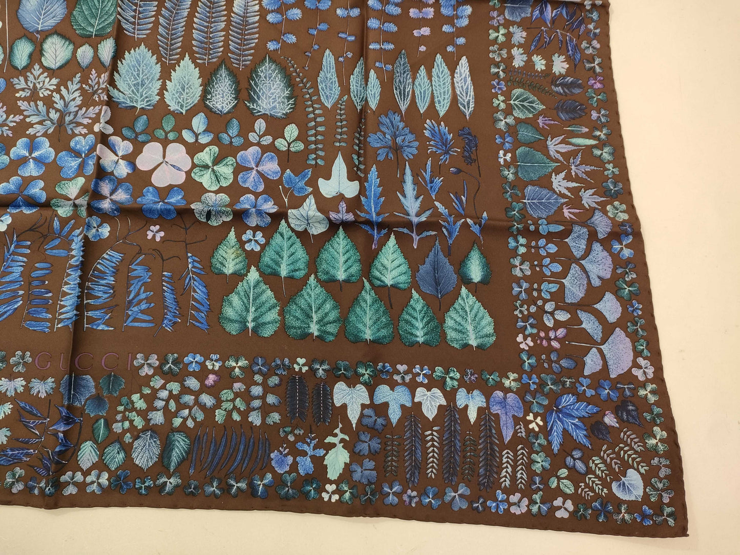 GUCCI Leaf Brown Blue Silk Scarf