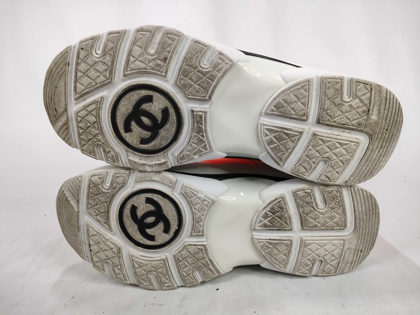 CHANEL G33728 High-top Sneakers