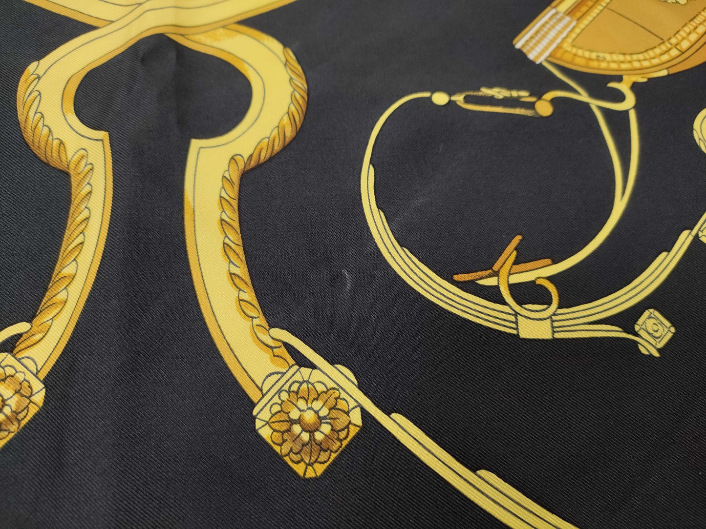 HERMES Carre Spring Scarf