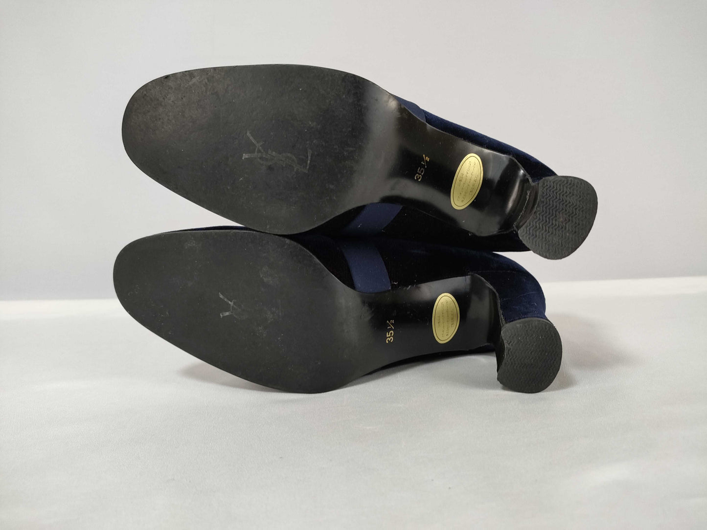 Yves Saint Laurent suede pumps