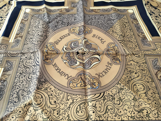 HERMES Carré ANIMAUX SOLAIRES Sun Animals Scarf