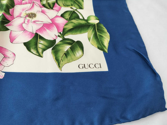 GUCCI floral silk scarf with tag