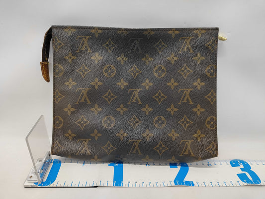 LOUIS VUITTON Monogram M47544 Monogram Poche Toilette 19 Makeup Pouch and Other Accessories