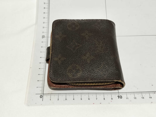 LOUIS VUITTON Monogram Compact Zip Wallet