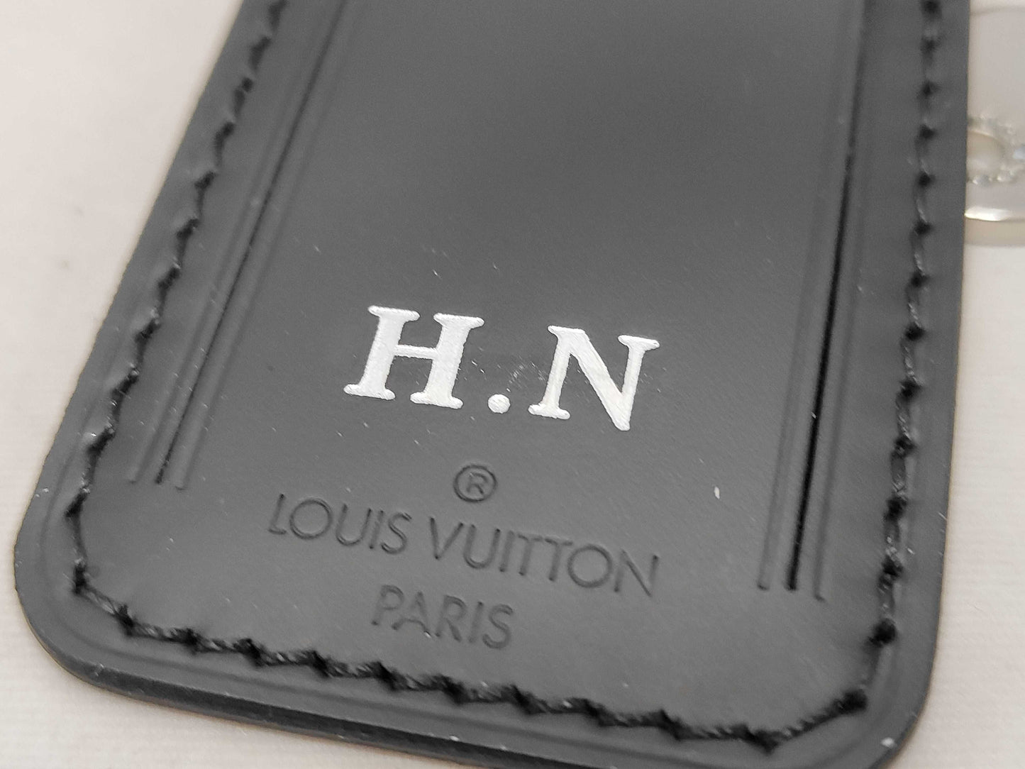 7 watch cases, empty boxes, name tags, etc. Cartier, Louis Vuitton and other accessories