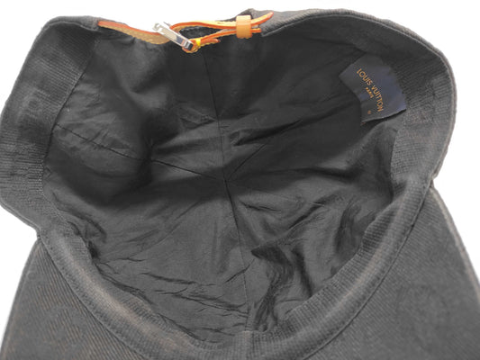 LOUIS VUITTON Caps and other accessories