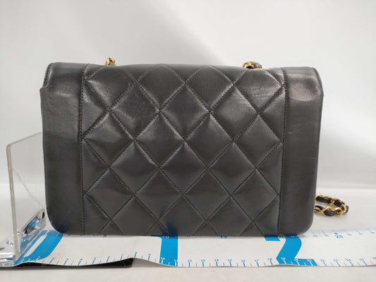 CHANEL Diana 22 Chain Shoulder Bag