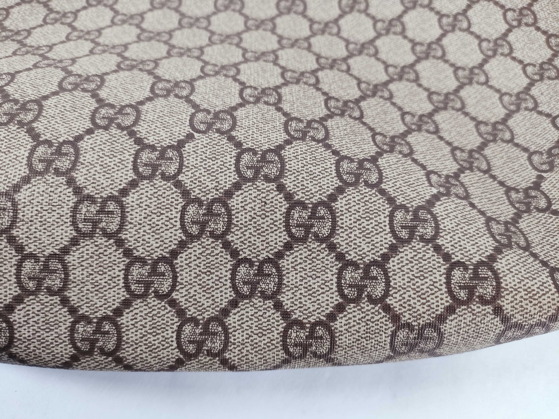 GUCCI GG Supreme Sherry Tote Bag