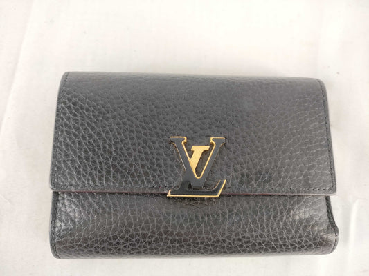 LOUIS VUITTON Louis Vuitton Porte-Feuille Capucine Compact Leather Tri-Fold Wallet