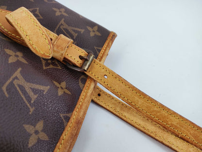 LOUIS VUITTON Louis Vuitton Bucket PM Pouch Tote Bag
