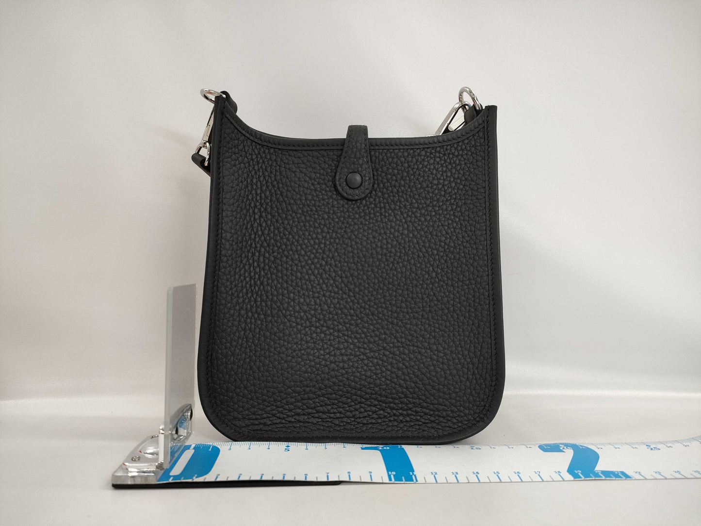 HERMES Evelyn TPM Taurillon Clemence Black W-stamped Shoulder Bag