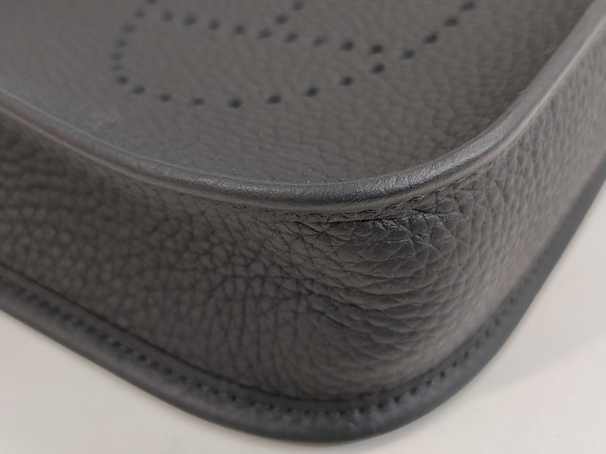 HERMES Evelyn TPM Taurillon Clemence Black W-stamped Shoulder Bag