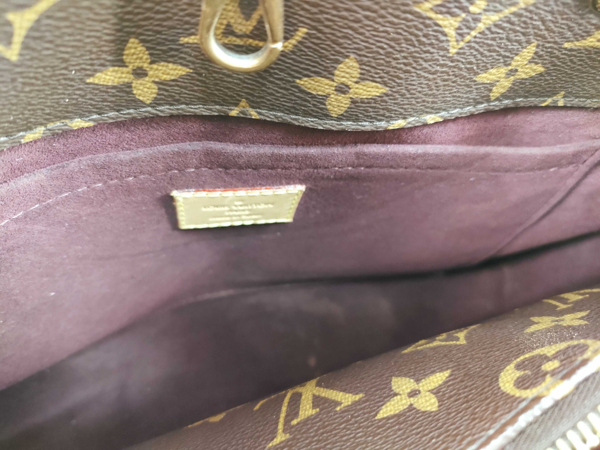 LOUIS VUITTON Louis Vuitton Montaigne Bag Handbag