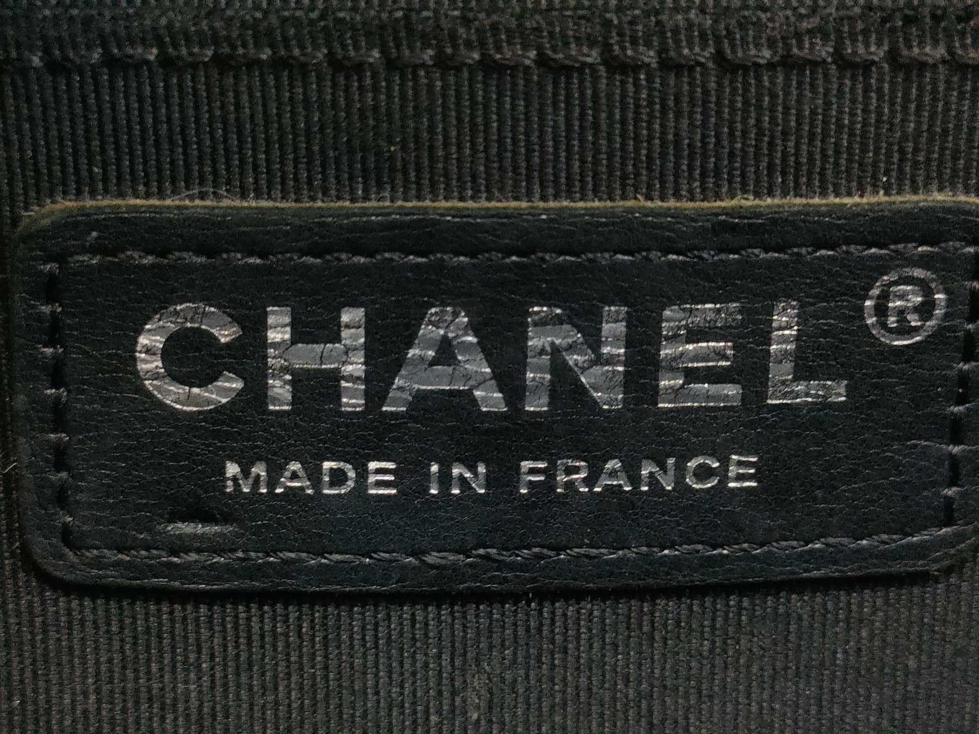 CHANEL Boy Chanel 25 Caviar Leather V-Stitch Chain Shoulder Bag with Seal
