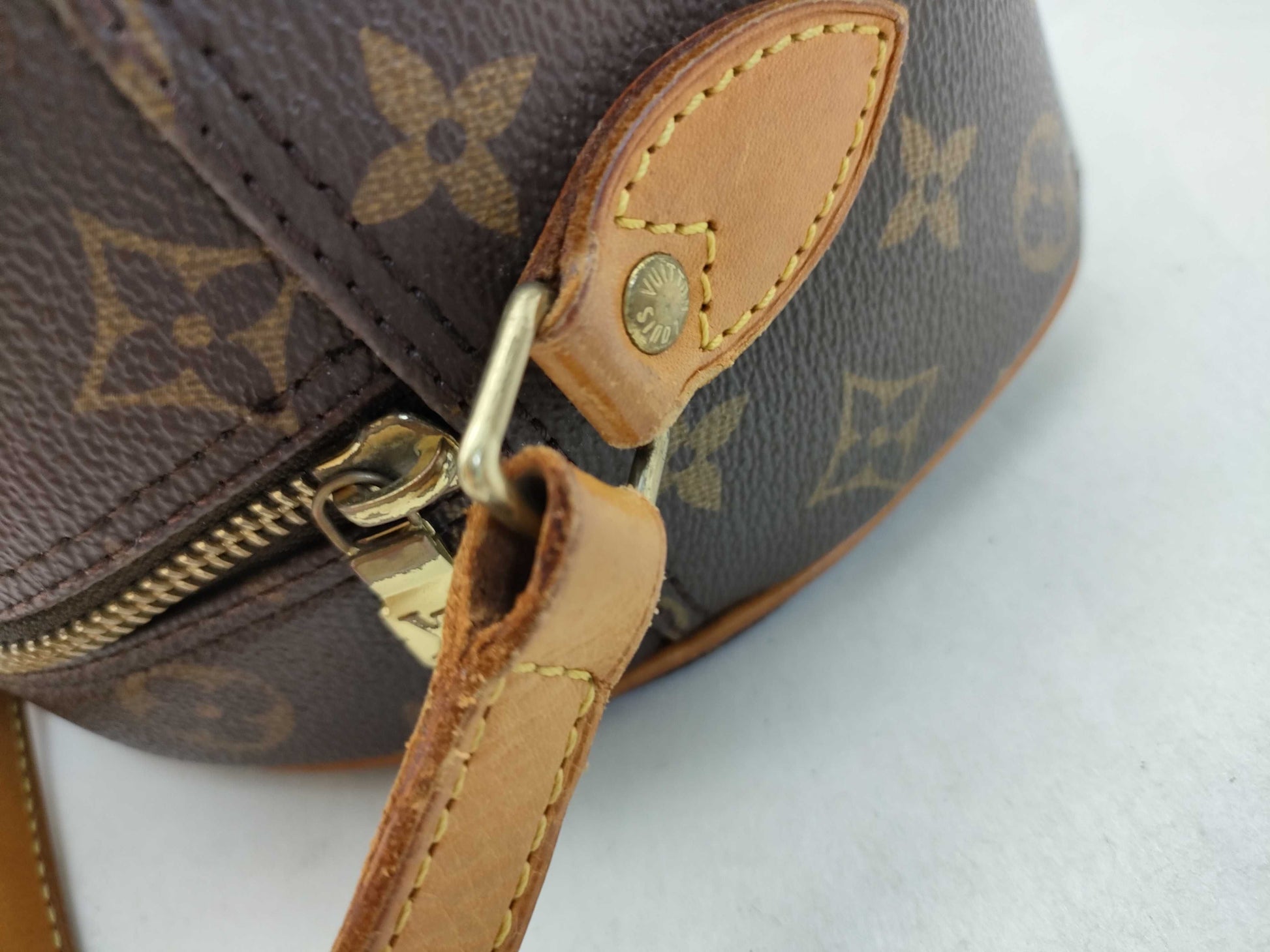 LOUIS VUITTON Blois Monogram Shoulder Bag