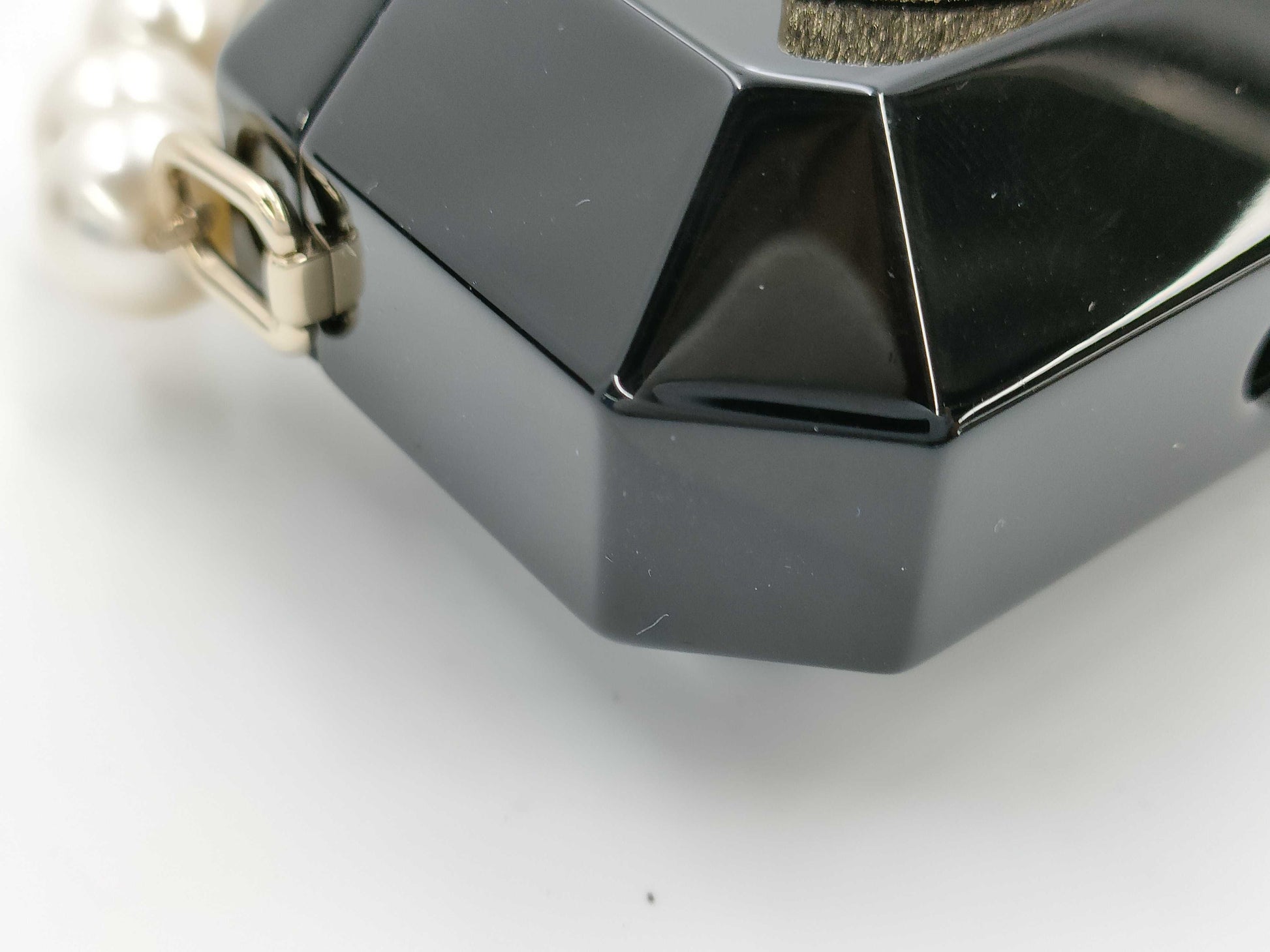CHANEL CC Chain Pearl AirPods Case, Black/White, Plastic/Leather/Costume Pearl, Size: Approx. 5.2cm H x 7.3cm W, Total Weight: Approx. 290g, Fall/Winter 2021 Collection, Other Accessories