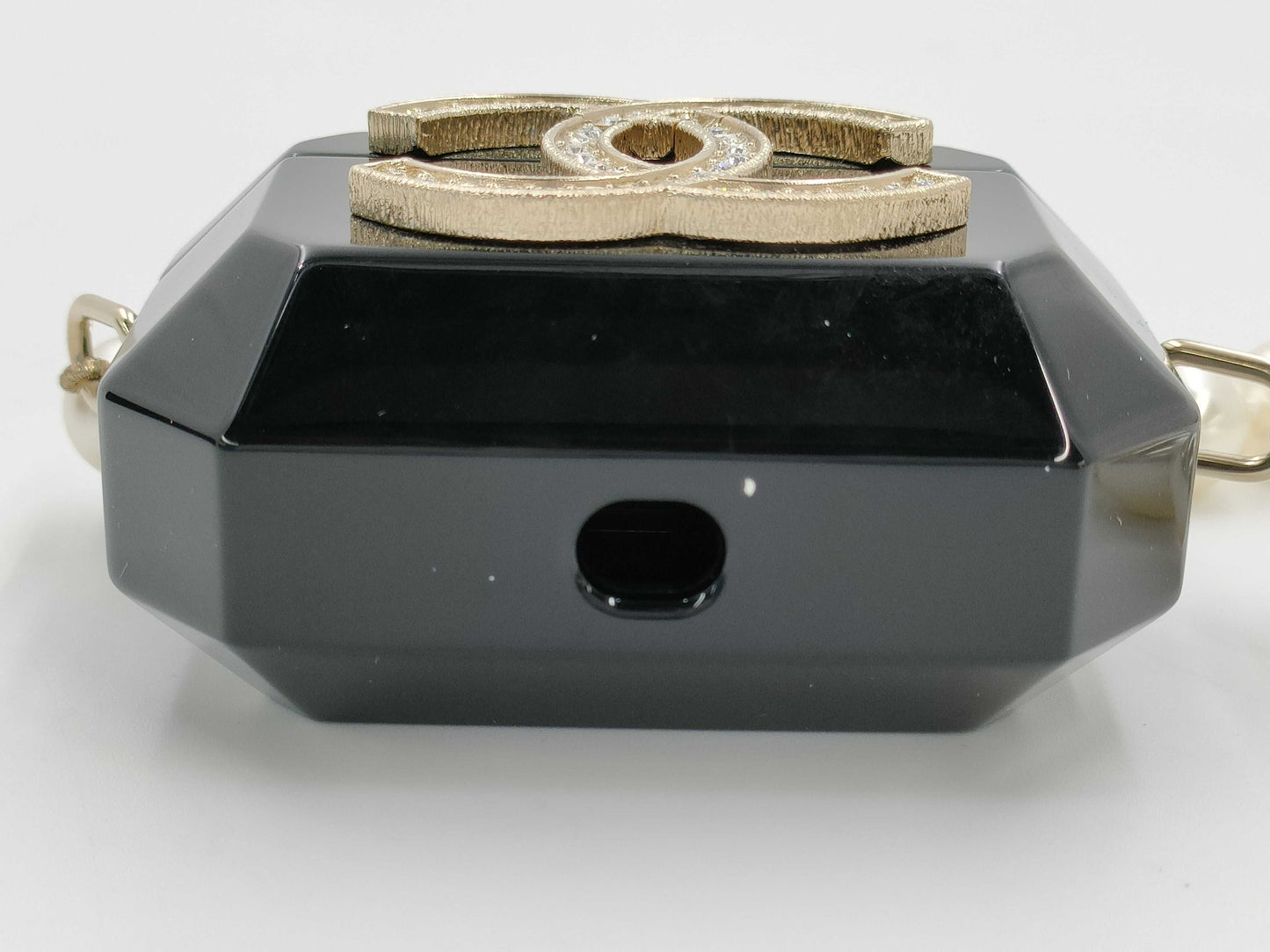 CHANEL CC Chain Pearl AirPods Case, Black/White, Plastic/Leather/Costume Pearl, Size: Approx. 5.2cm H x 7.3cm W, Total Weight: Approx. 290g, Fall/Winter 2021 Collection, Other Accessories