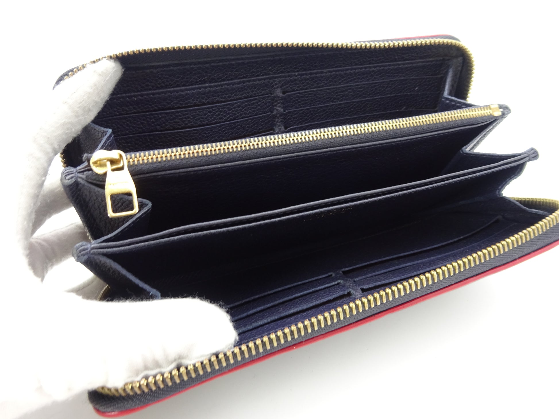 LOUIS VUITTON Monogram Empreinte Zippy Wallet