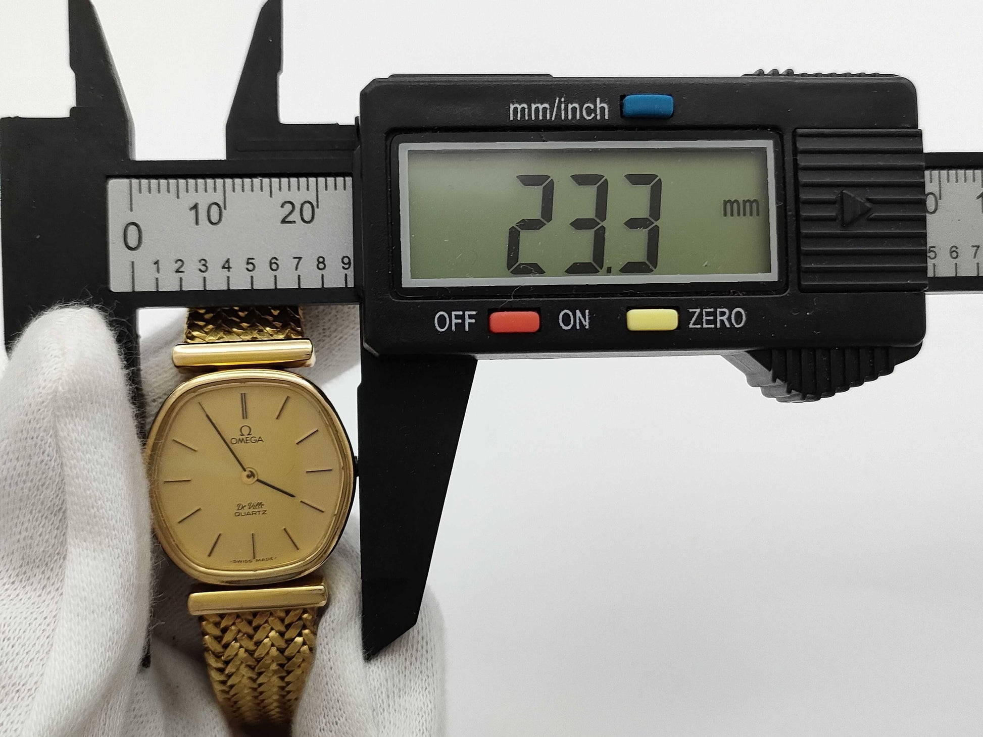 OMEGA 1350 Quartz Women's Watch