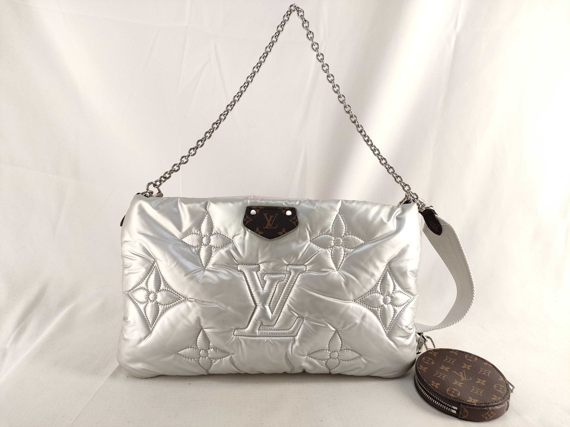 LOUIS VUITTON Maxi Multi Pochette Accessoires Shoulder Bag