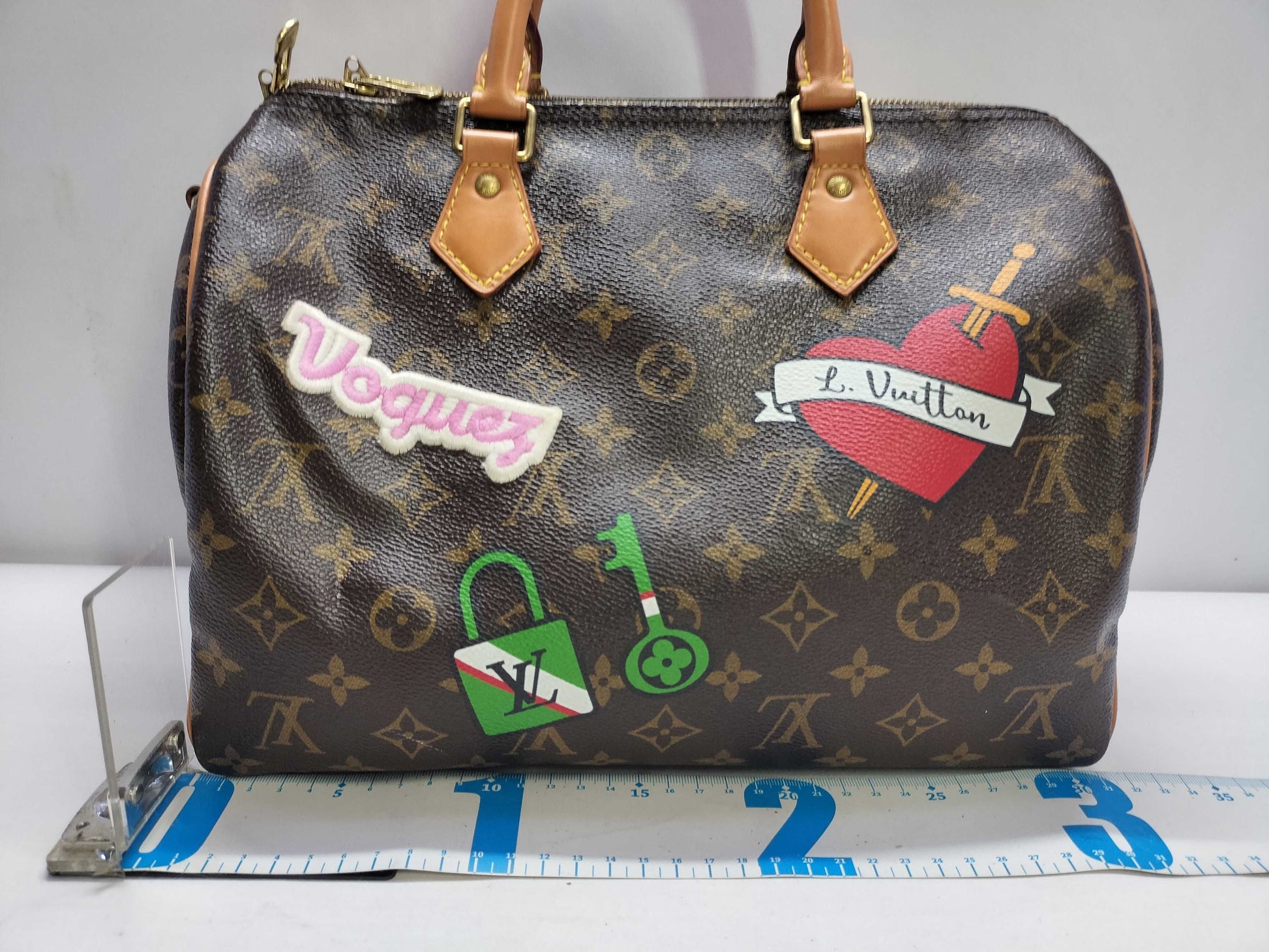 LOUIS VUITTON Louis Vuitton Speedy 30 Handbag