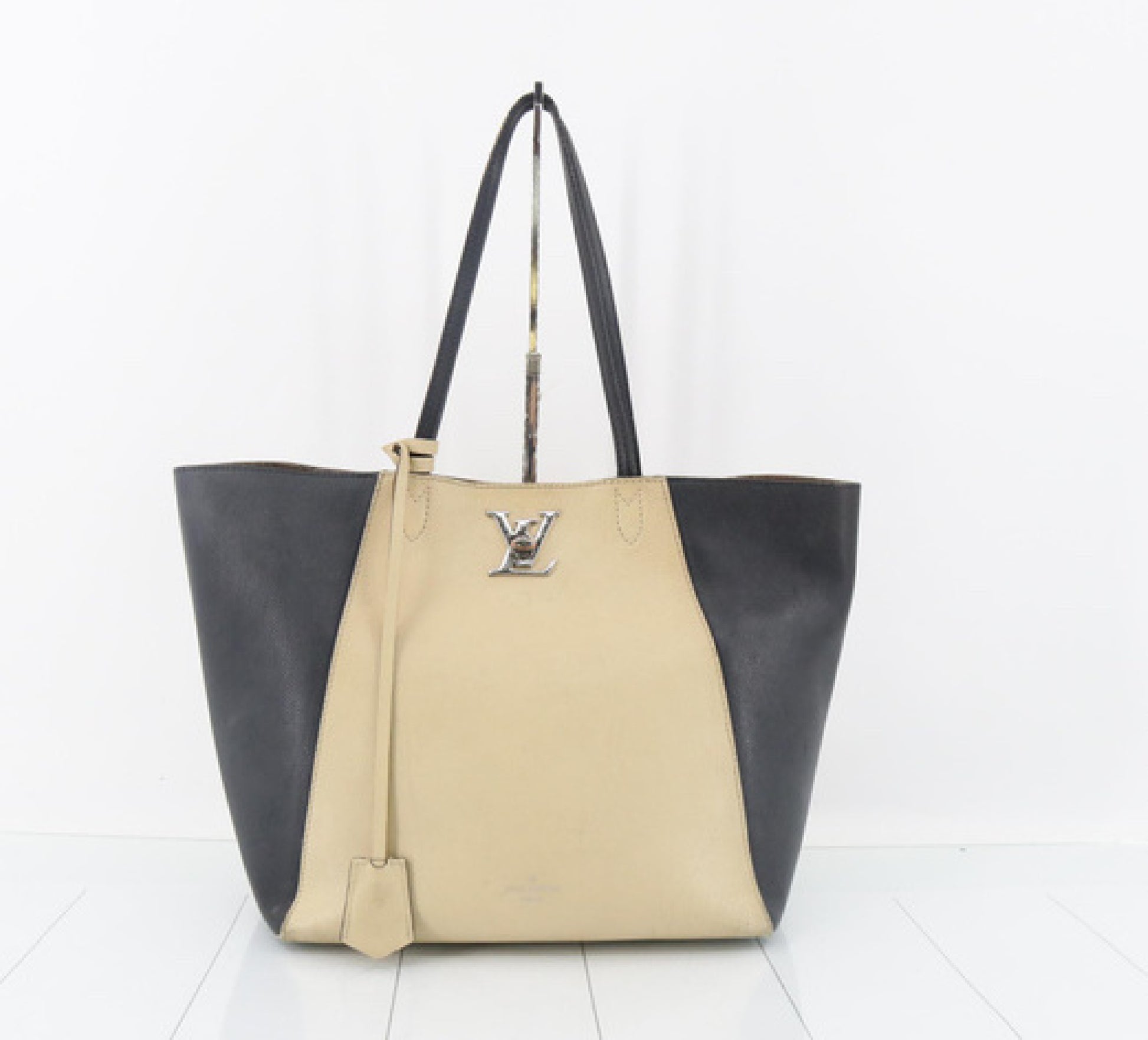 LOUIS VUITTON Lock Me Caba M42289 FL2166 Tote Bag