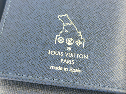 LOUIS VUITTON Vertical Wallet