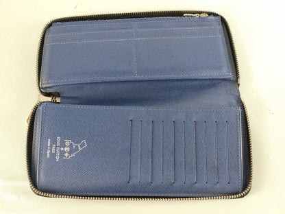LOUIS VUITTON Vertical Wallet
