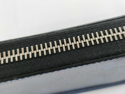 LOUIS VUITTON Vertical Wallet