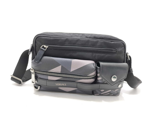 VERSACE ID - Versace Leather/Nylon Greca Signature Messenger Bag, Black, 25 cm, Shoulder Bag
